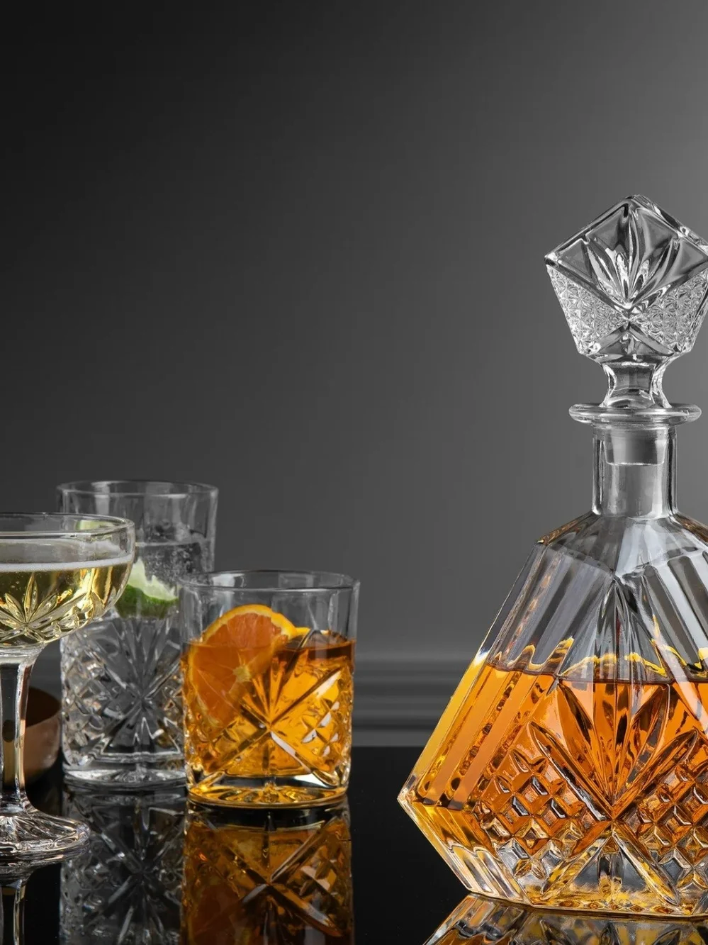 Godinger Dublin Crystal Triangle Whisky Decanter